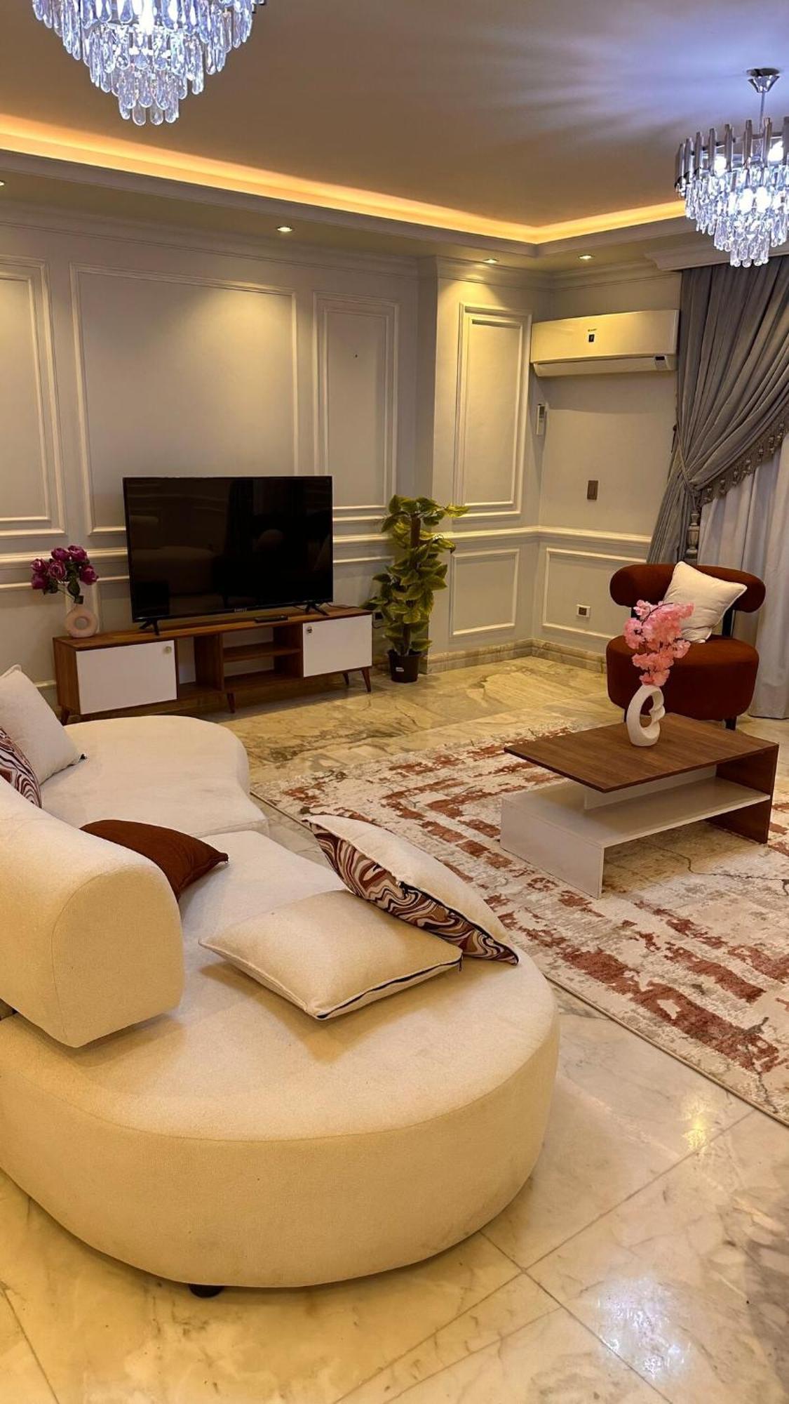 Apartment Giza Royale 3br