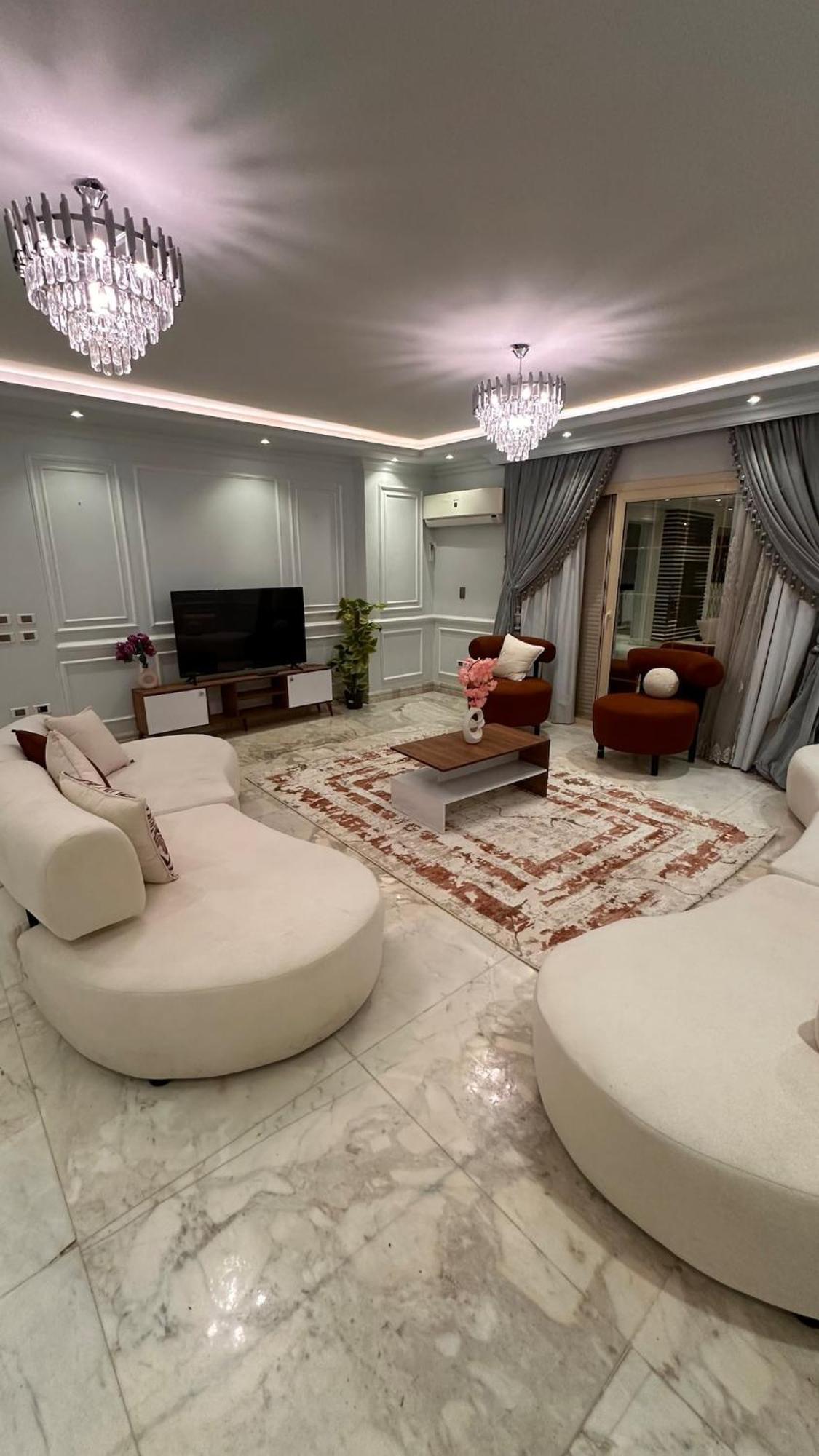 Giza Royale 3br Apartment *