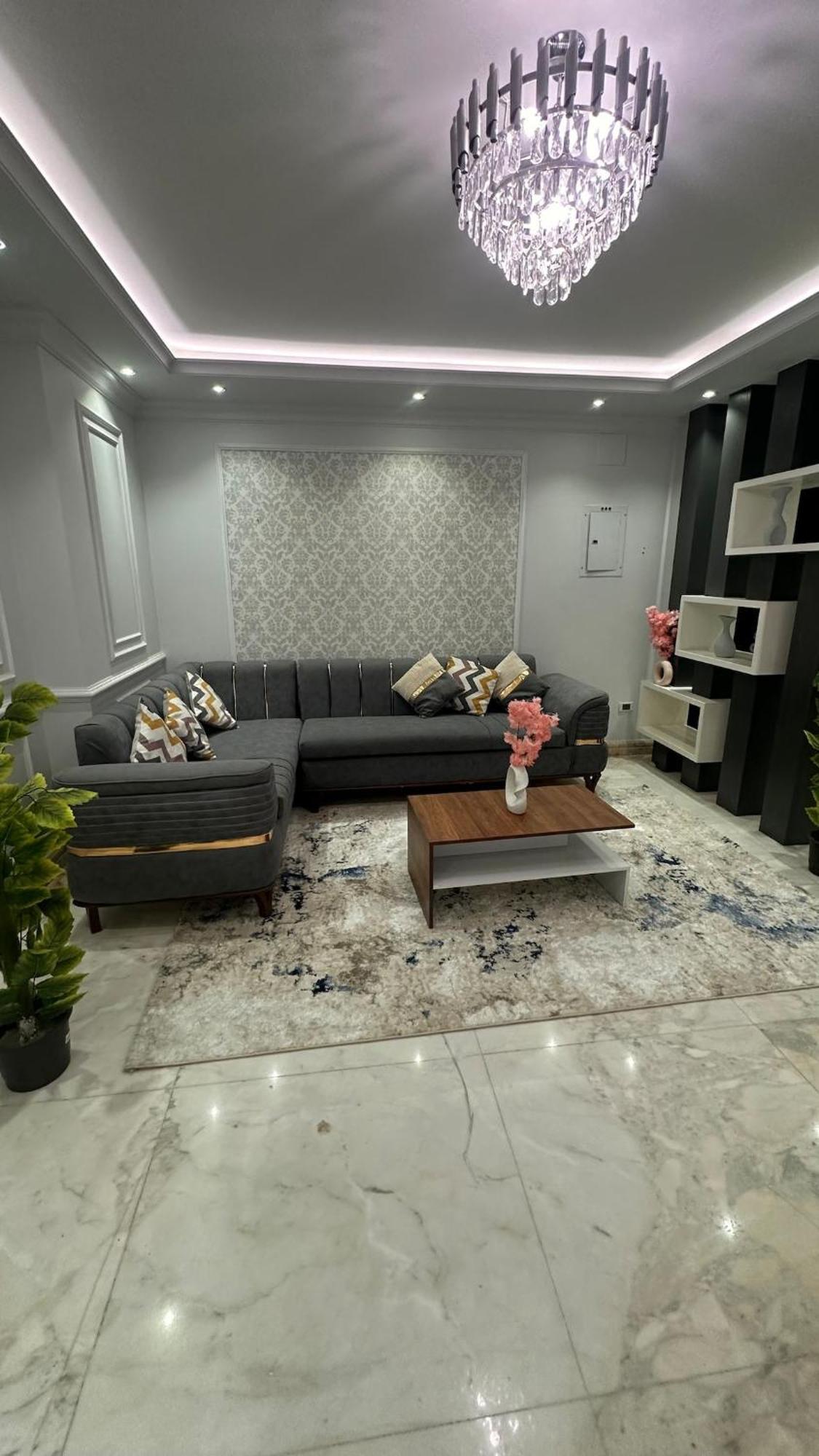Giza Royale 3br *