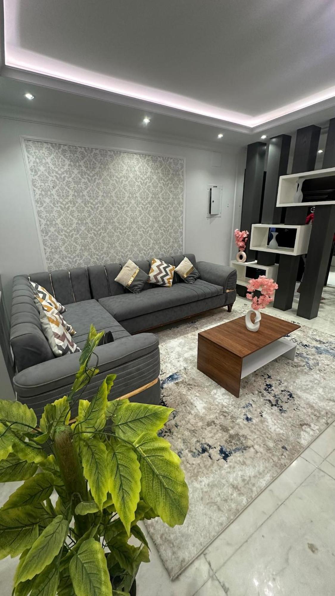 Apartment Giza Royale 3br *