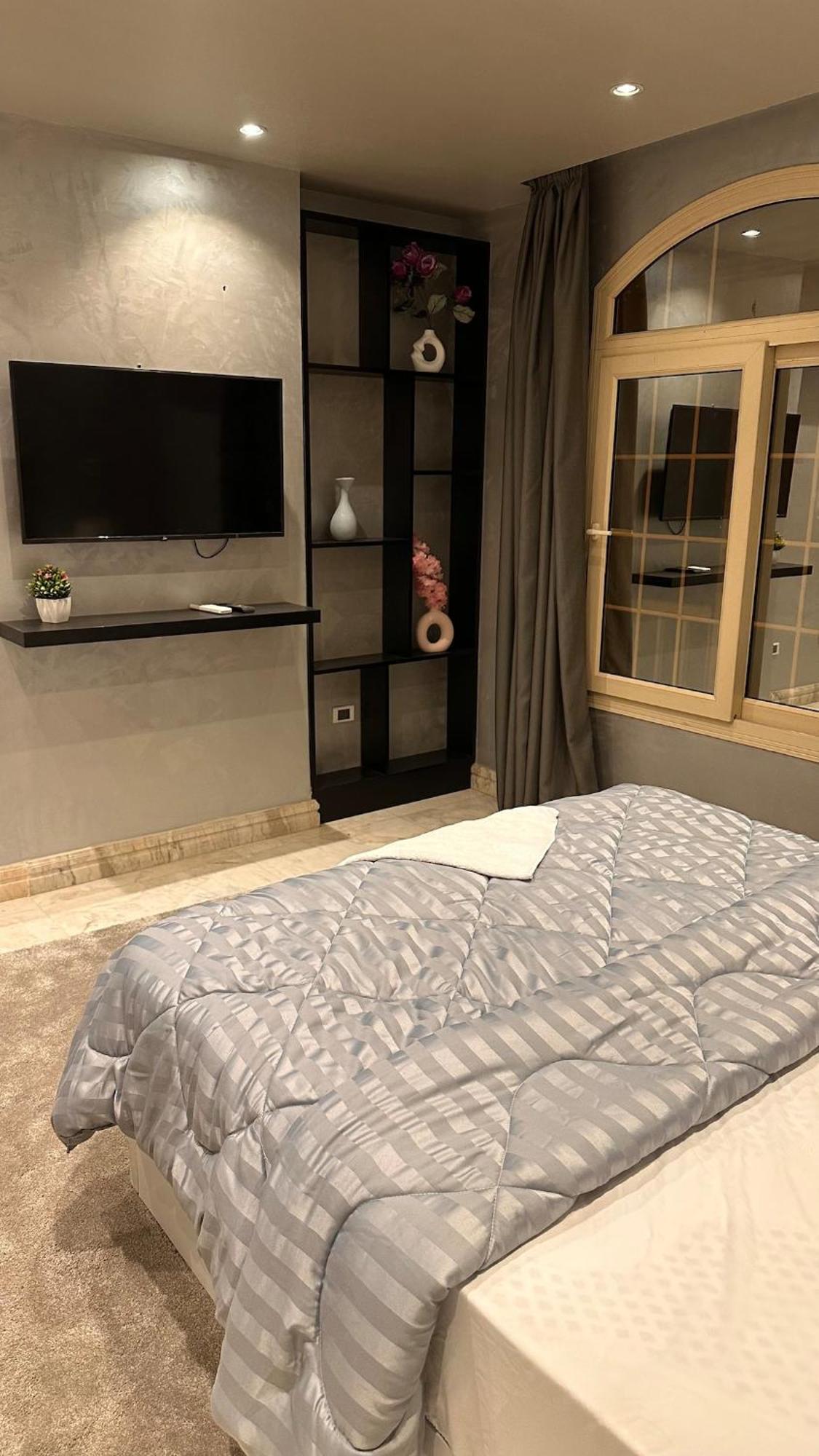 Giza Royale 3br *